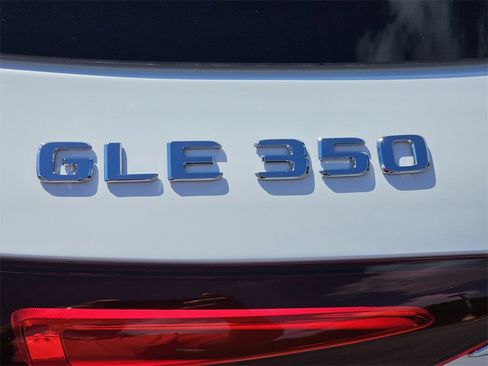 Used 2025 Mercedes-Benz GLE 350 4MATIC image 12