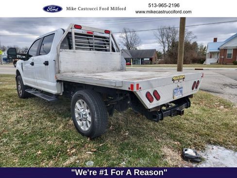 Used 2022 Ford F250 XL w/ Power Equipment Group image 5