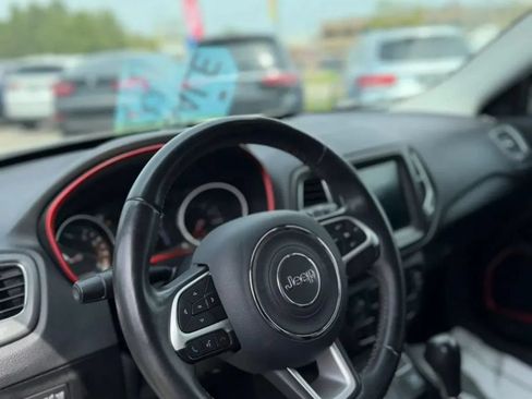 Used 2019 Jeep Compass Trailhawk AWD/4WD image 10
