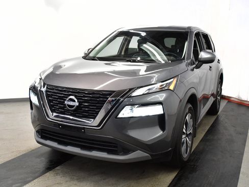 Used 2023 Nissan Rogue SV image 4