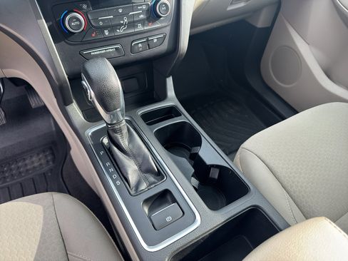 Used 2018 Ford Escape SE w/ SE Sync 3 Package image 19