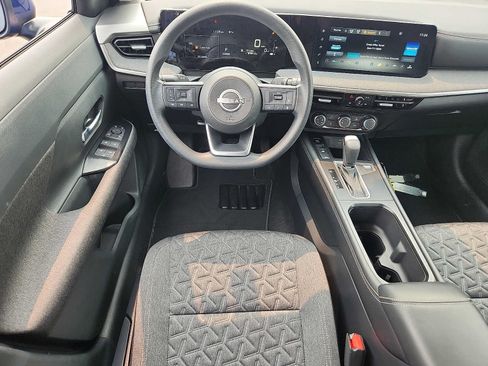 Used 2025 Nissan Kicks SV AWD/4WD image 11