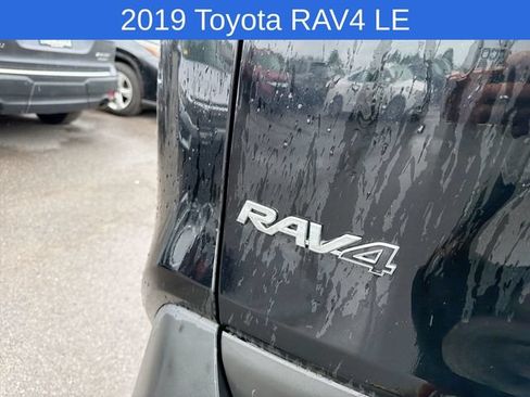 Used 2019 Toyota RAV4 LE w/ All Weather Liner Package AWD/4WD image 8