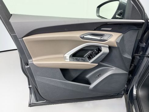 Used 2025 Audi Q5 Premium Plus w/ Premium Plus image 24