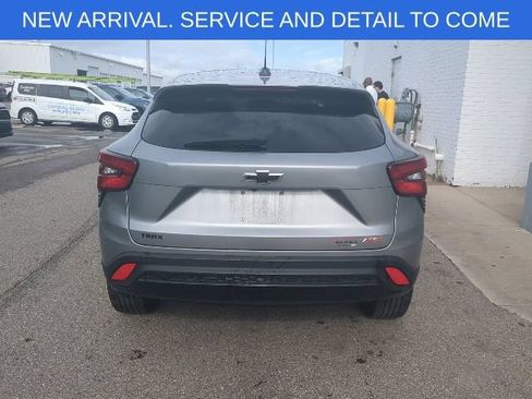 Used 2024 Chevrolet Trax RS FWD image 5