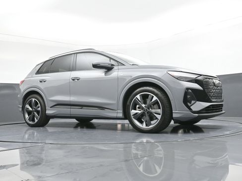 Used 2024 Audi Q4 e-tron Premium Plus image 22