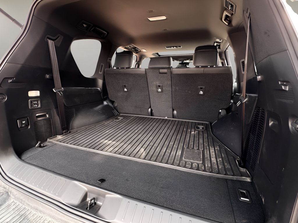 Used 2025 Lexus LX 600 F Sport w/ Accessory Package (2T) AWD/4WD image 26