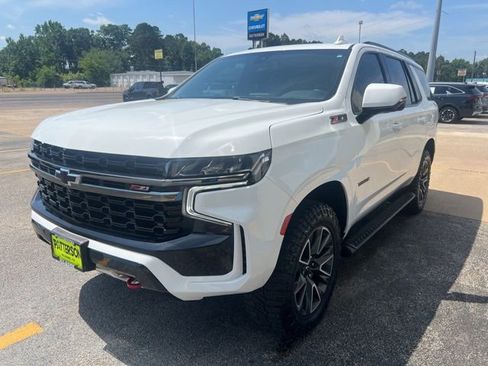 Used 2022 Chevrolet Tahoe Z71 w/ Luxury Package AWD/4WD image 8