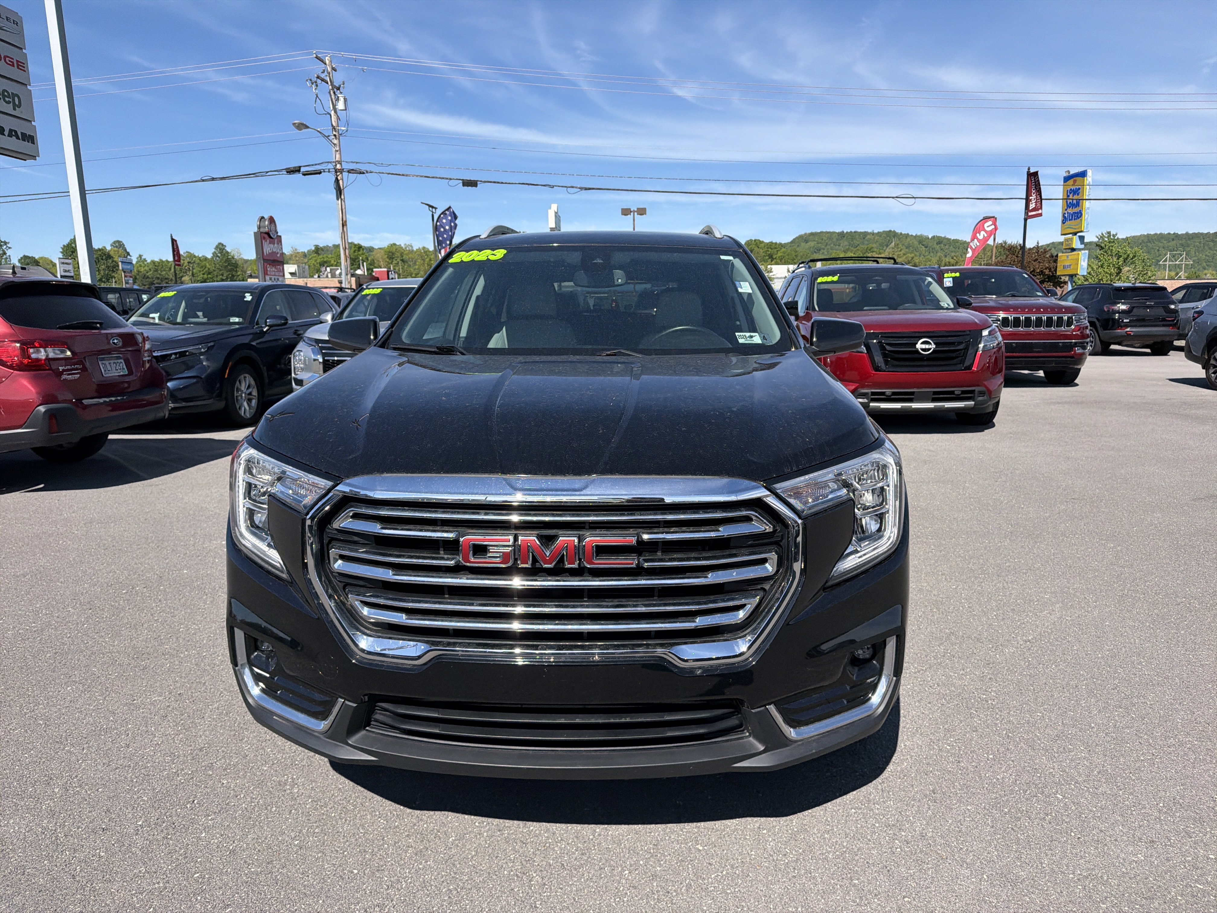 Used 2023 GMC Terrain SLT AWD/4WD image 2