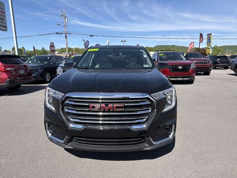 Used 2023 GMC Terrain SLT AWD/4WD image 2