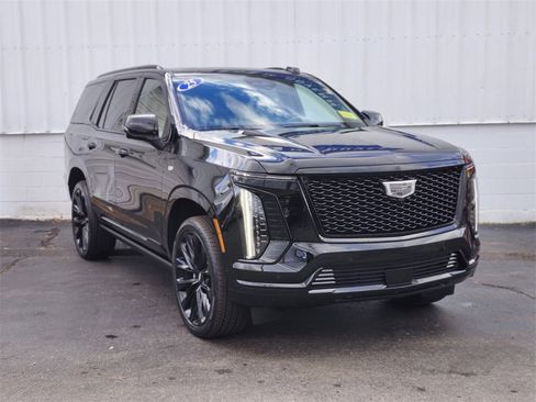 Certified 2025 Cadillac Escalade Sport Platinum image 7