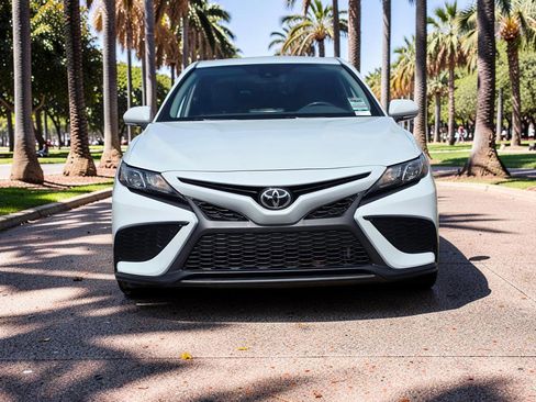 Used 2023 Toyota Camry SE w/ Protection Package (Q2) (TMS) FWD image 3