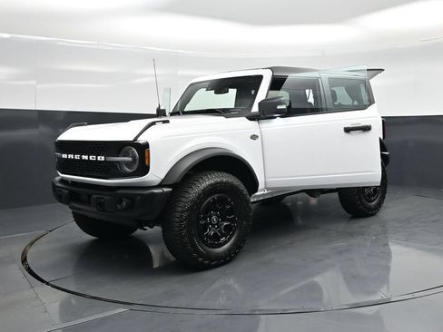Used 2023 Ford Bronco Wildtrak AWD/4WD image 25