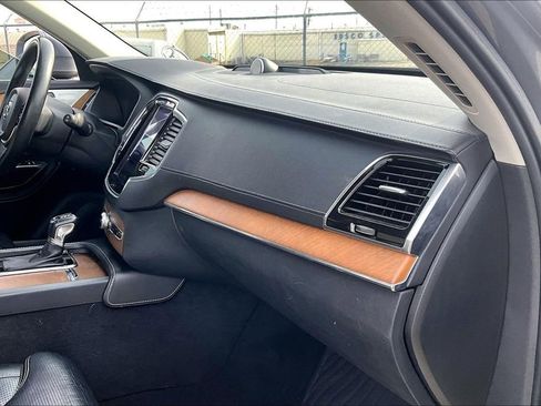 Used 2018 Volvo XC90 T6 Inscription w/ Convenience Package image 21