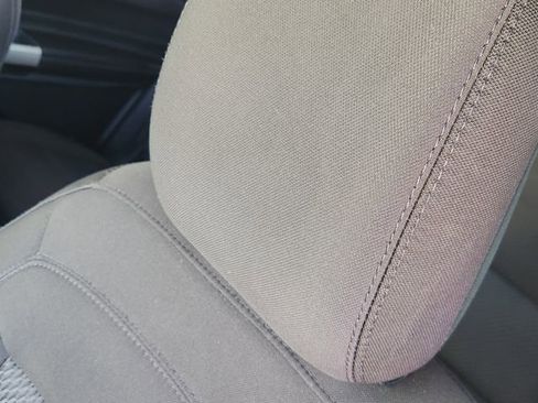 Used 2022 Ford Explorer XLT image 24