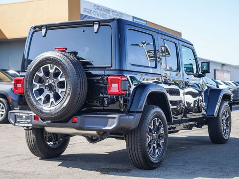 New 2025 Jeep Wrangler Sahara w/ Technology Group AWD/4WD image 6