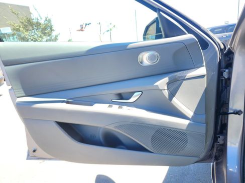 Used 2024 Hyundai Elantra SEL FWD image 8