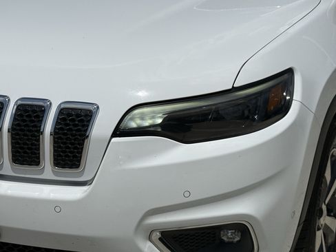 Used 2019 Jeep Cherokee Limited w/ Technology Group AWD/4WD image 11