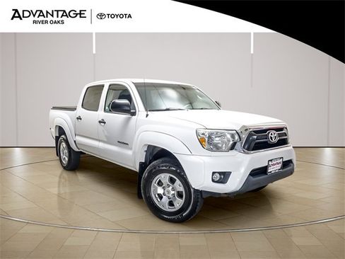 Used 2015 Toyota Tacoma 4x4 Double Cab w/ SR5 Package image 2