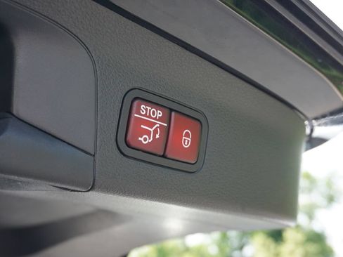 Certified 2024 Mercedes-Benz GLS 450 4MATIC image 33