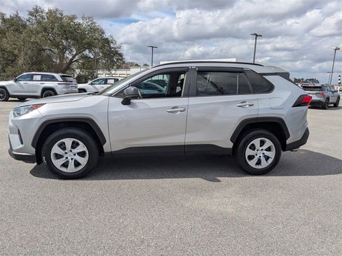 Used 2019 Toyota RAV4 LE image 7