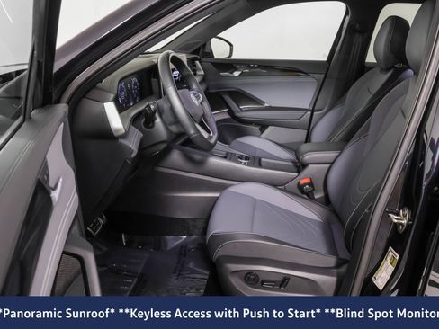 Used 2025 Volkswagen Tiguan SE R-Line AWD/4WD image 7