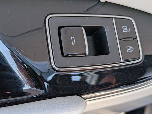 Used 2024 Cadillac Lyriq Sport RWD image 29