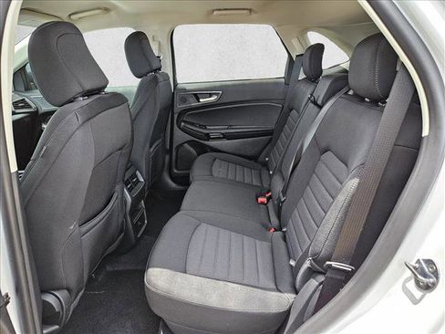 Used 2024 Ford Edge SE image 16