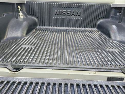Used 2014 Nissan Frontier SV RWD image 25