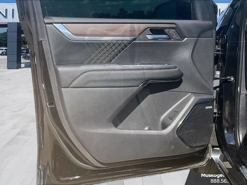 Used 2025 GMC Acadia Denali w/ LPO, Floor Liner Package AWD/4WD image 20
