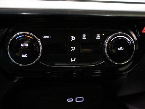 Certified 2024 Chevrolet Trax LT image 27