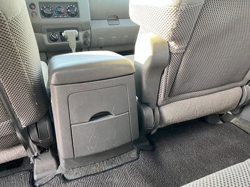 Used 2005 Nissan Frontier SE image 11