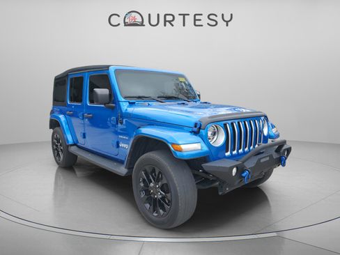Used 2021 Jeep Wrangler Unlimited Sahara image 4