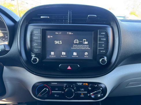 Used 2020 Kia Soul LX FWD image 15