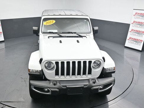 Used 2023 Jeep Gladiator Overland AWD/4WD image 22