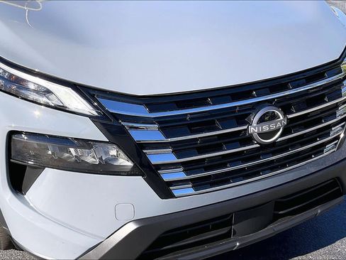 Used 2026 Nissan Rogue SV w/ SV Premium Package image 29