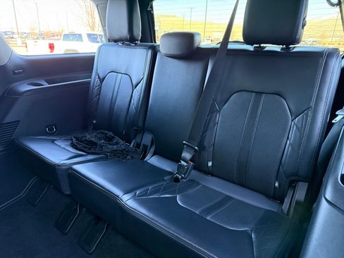 Used 2019 Ford Expedition Platinum image 10