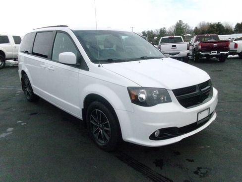 Used 2018 Dodge Grand Caravan SXT w/ Driver Convenience Group image 4