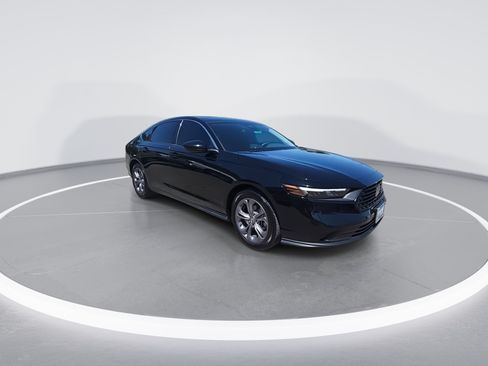Used 2024 Honda Accord EX image 2