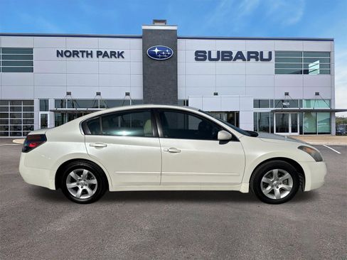 Used 2008 Nissan Altima 2.5 SL w/ SL Pkg image 2