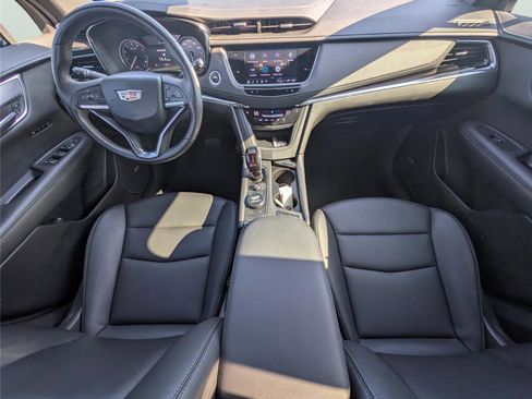 Used 2023 Cadillac XT6 Luxury image 23
