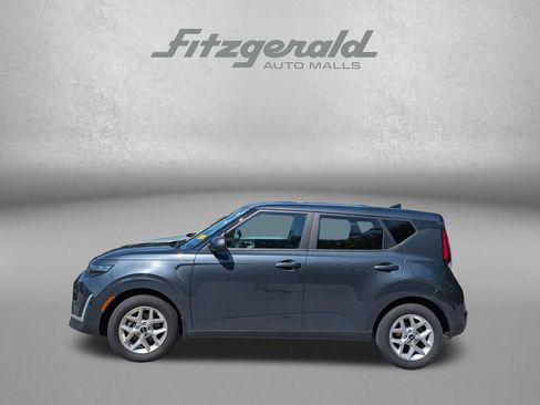 Used 2025 Kia Soul LX w/ LX Technology Package FWD image 4