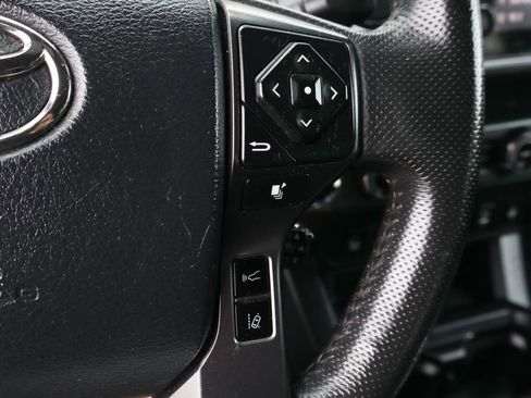 Used 2019 Toyota Tacoma TRD Off-Road w/ Technology Package AWD/4WD image 25
