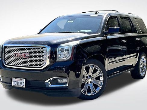 Used 2015 GMC Yukon Denali w/ Touring Package AWD/4WD image 2