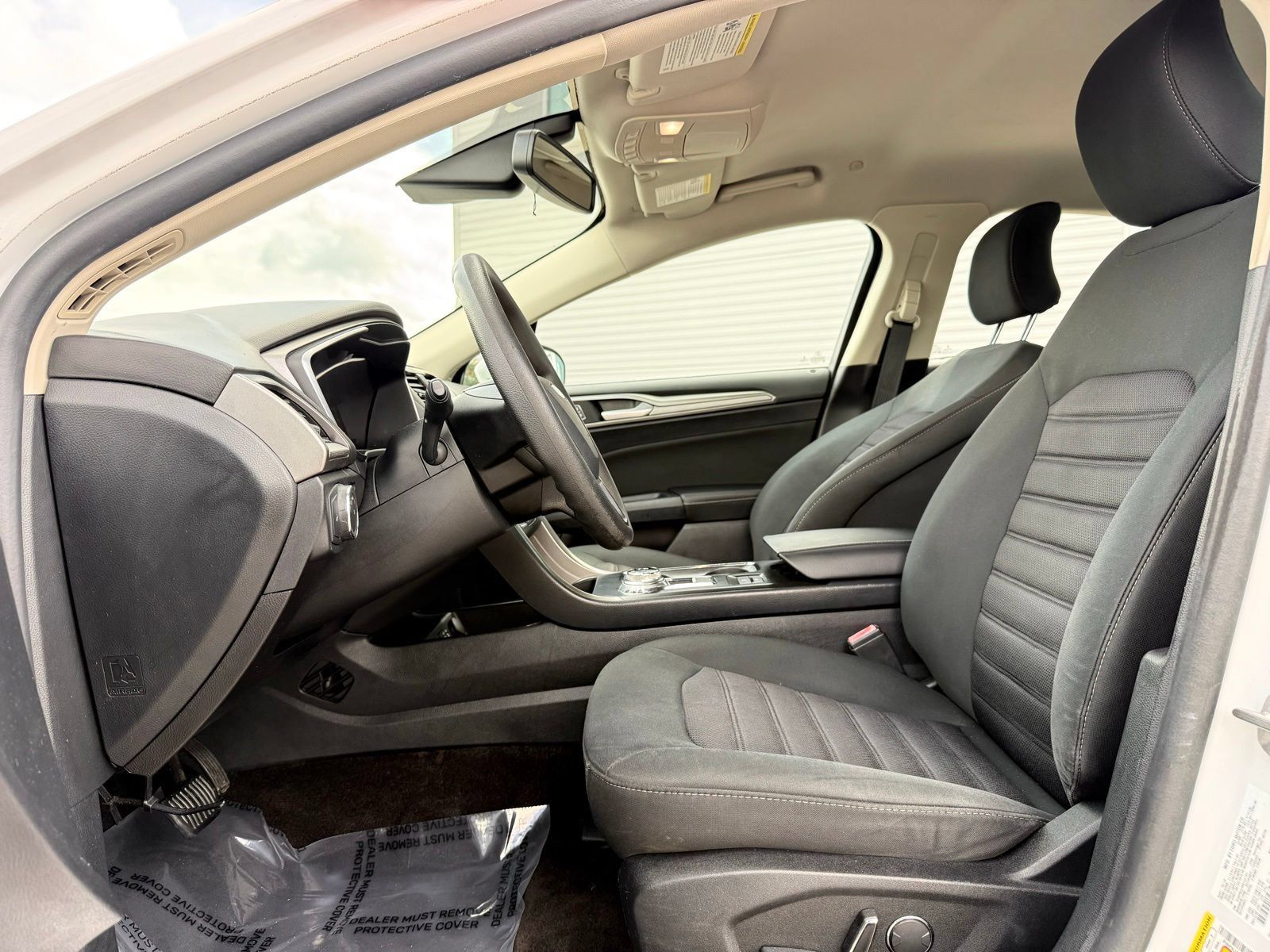 Used 2019 Ford Fusion SE FWD image 13