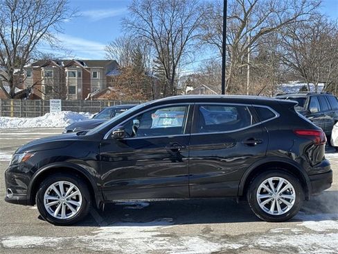 Used 2017 Nissan Rogue Sport SV w/ SV All-Weather Package image 8