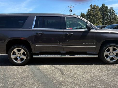 Used 2018 Chevrolet Suburban LT w/ LT Signature Package AWD/4WD image 11