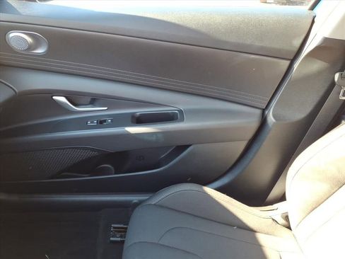 Used 2023 Hyundai Elantra SEL image 29