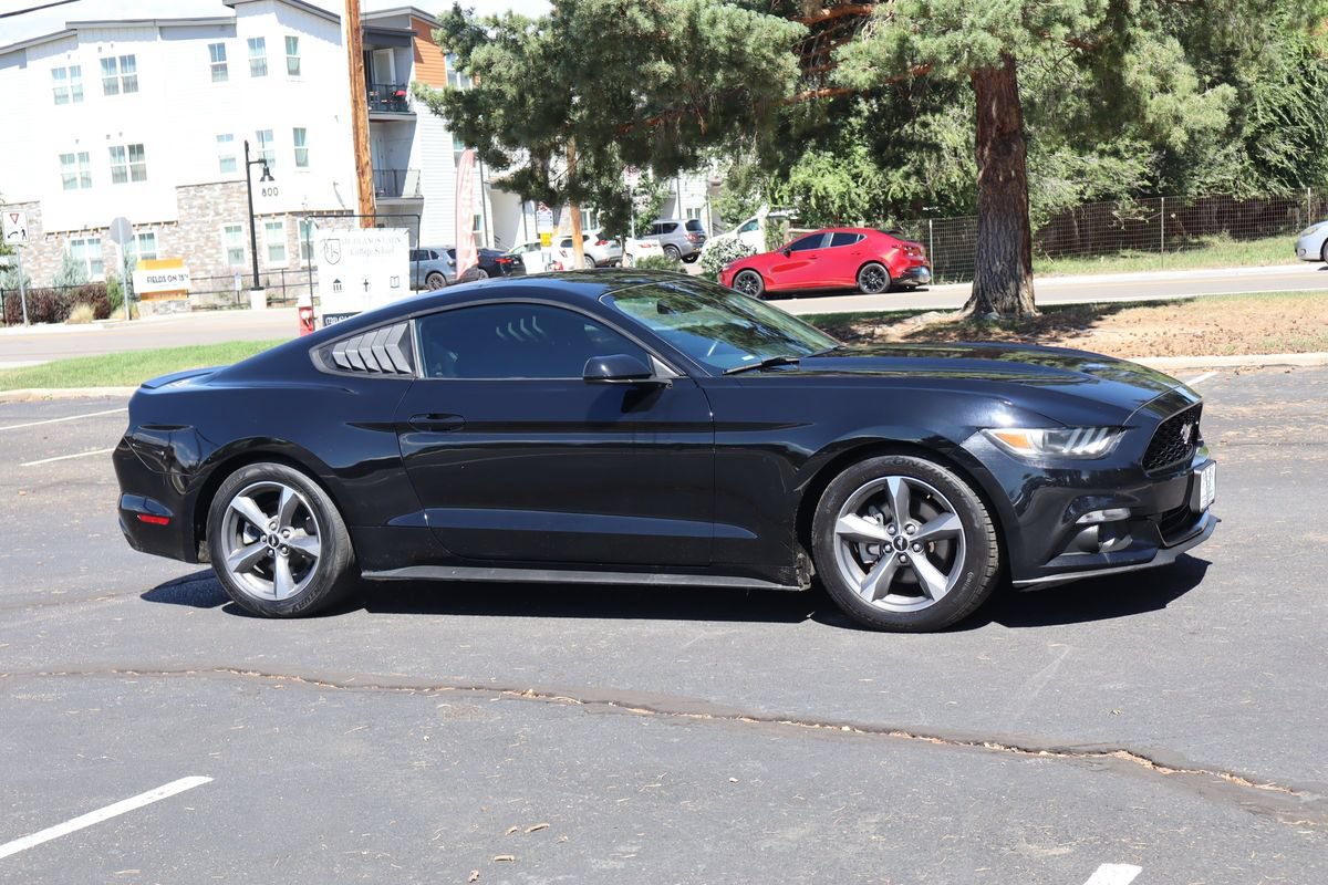 Used 2016 Ford Mustang Coupe w/ Equipment Group 051A RWD image 2