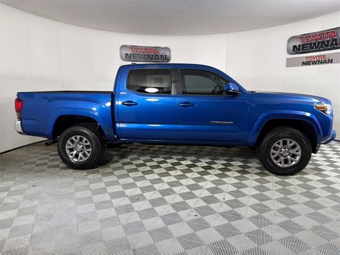 Used 2018 Toyota Tacoma SR5 image 2